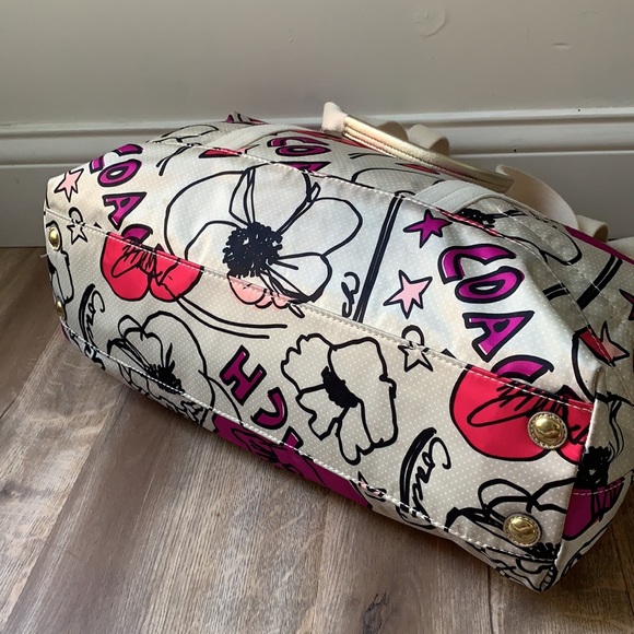 Coach Kyra Graffiti Poppy Weekender Large Floral - Picture 7 of 16